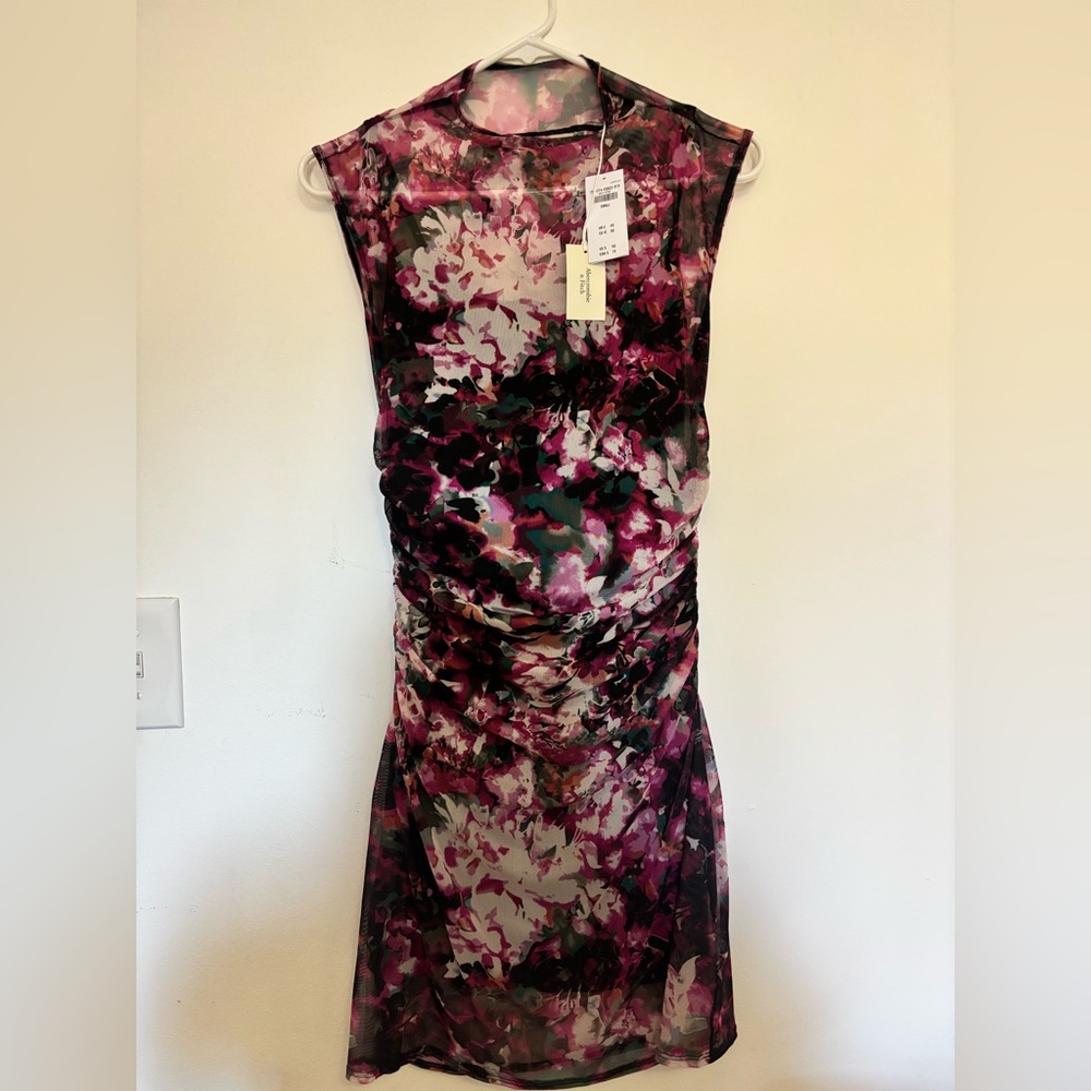 Women’s Abercrombie Multi-Colored mesh floral mini - size Small